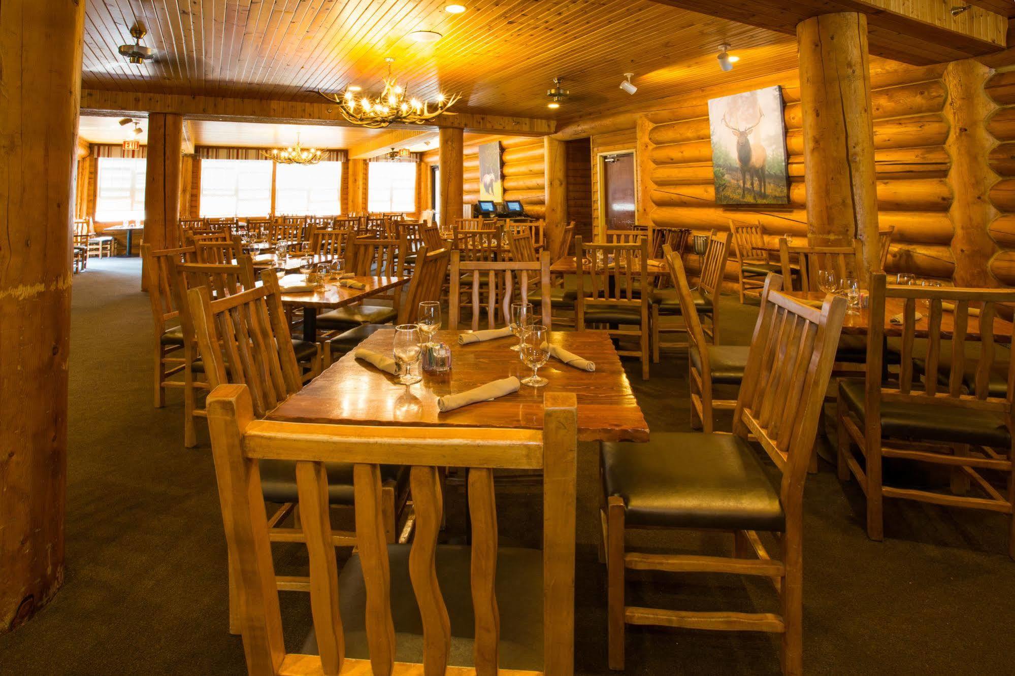 Headwaters Lodge & Cabins At Flagg Ranch Моран Екстериор снимка