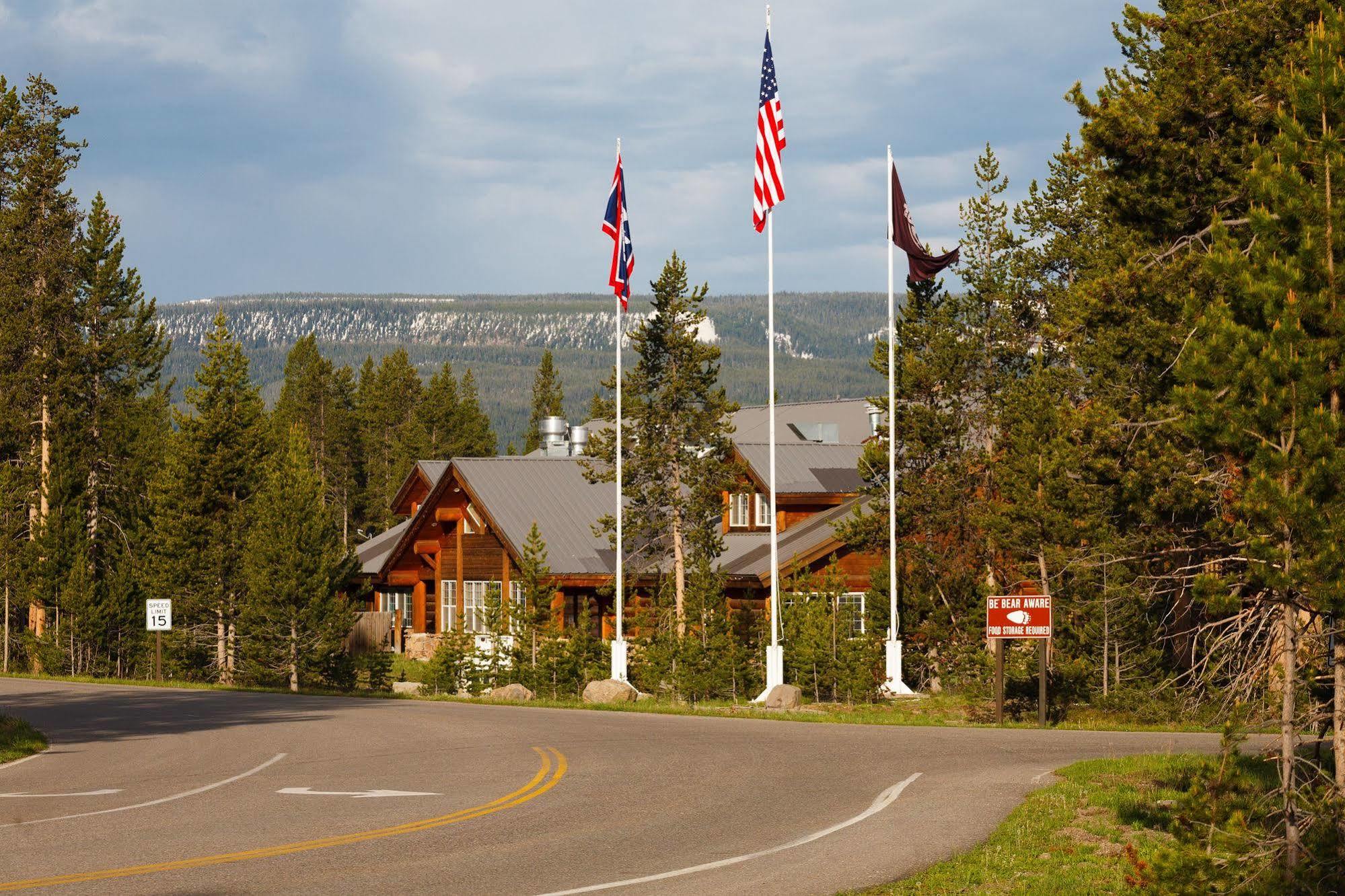Headwaters Lodge & Cabins At Flagg Ranch Моран Екстериор снимка