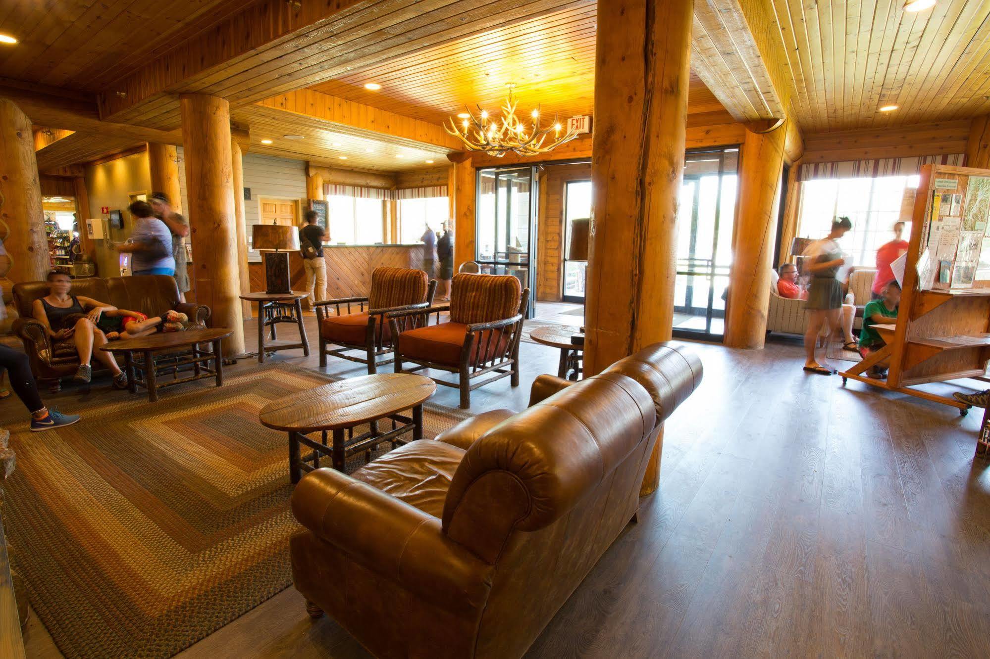 Headwaters Lodge & Cabins At Flagg Ranch Моран Екстериор снимка